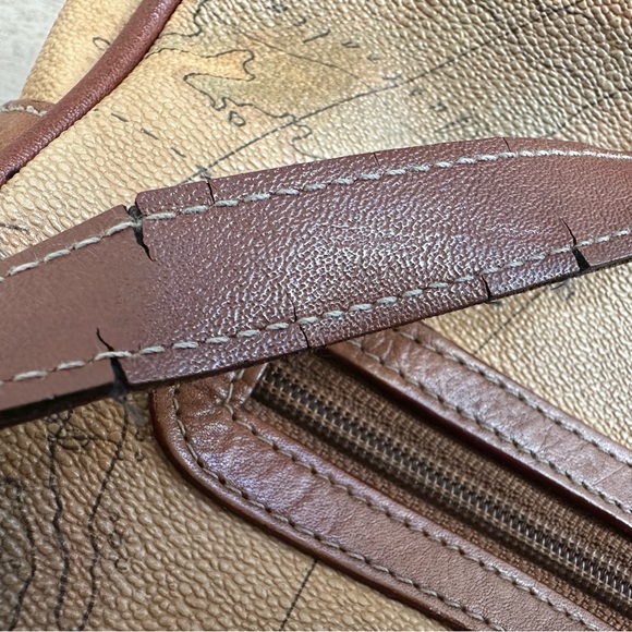 Pierre Balmain Authentic Vintage World Map Crossbody - Picture 9 of 14